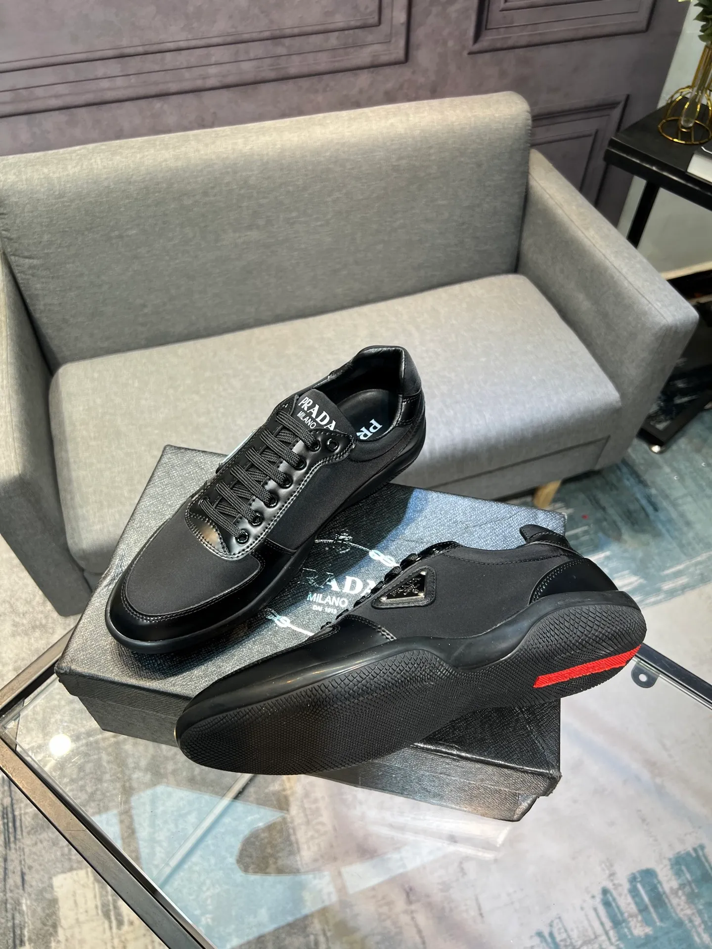 Men's men's shoes 💰440 [PRADA—Prada] 2025 latest model 🙈original replica! 👟👟👟Available here. The workmanship is top-notch. The upper is made of Italian 🇮🇹Imported calfskin. ❗️Breathable genuine leather lining @Suitable for travel. The original version has an enlarged engraved sole, making it suitable for all kinds of travels, showing low-key luxury. Size: 38-44 yards